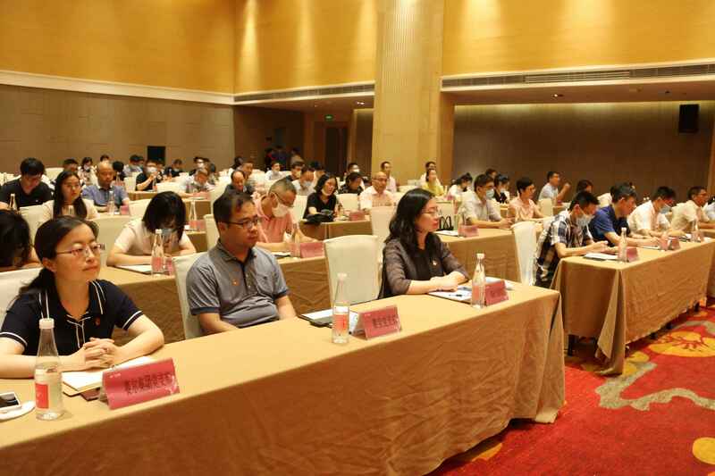 創新創業園黨委舉行“七一”表彰大會